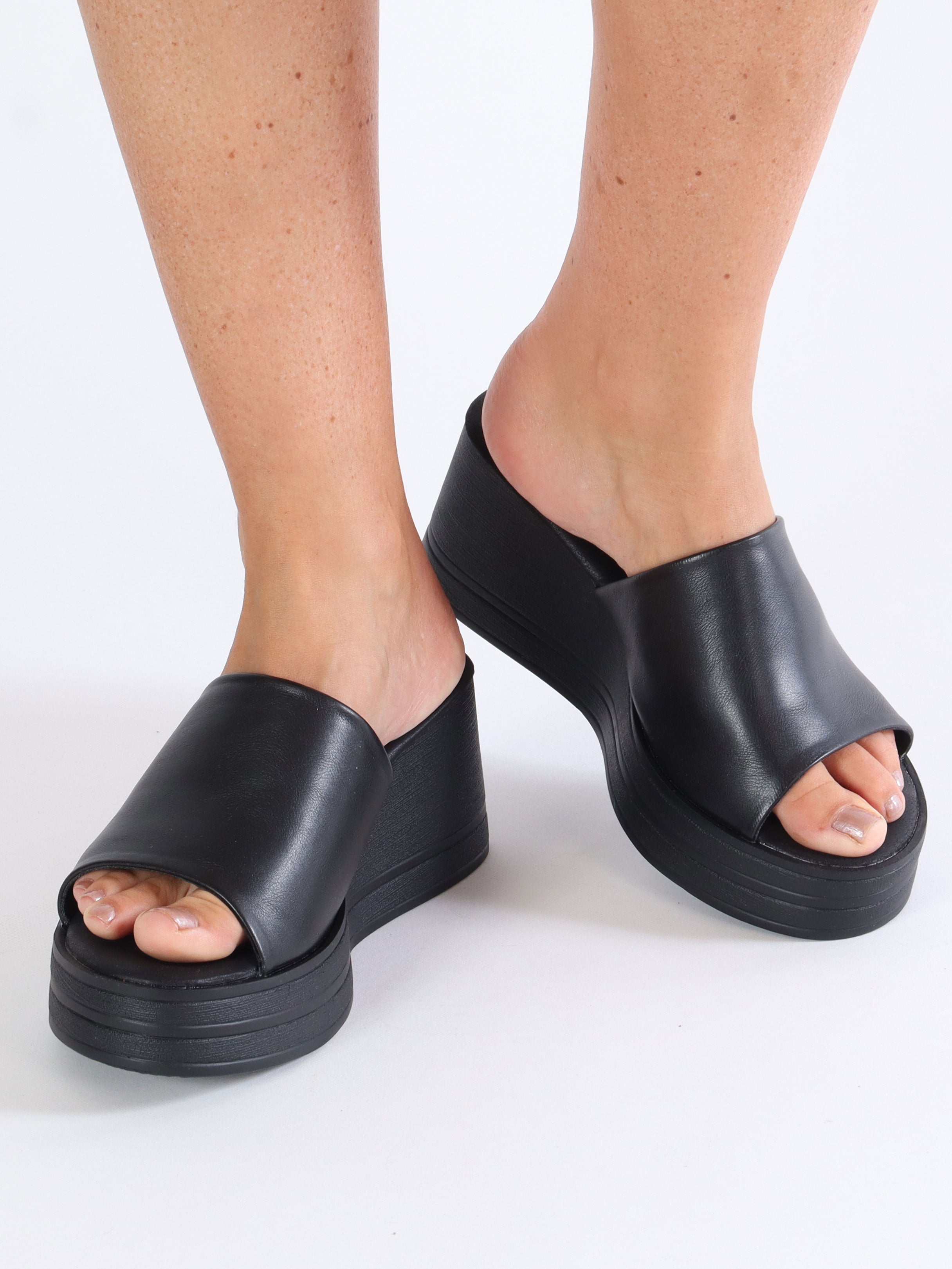 Becky - Sorte sandaler med plateau hæl